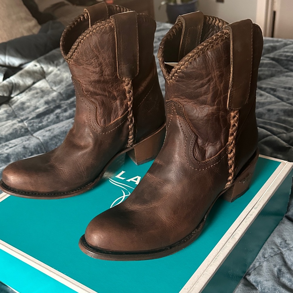 Elegant Brown Lane Leather Ankle Booties
